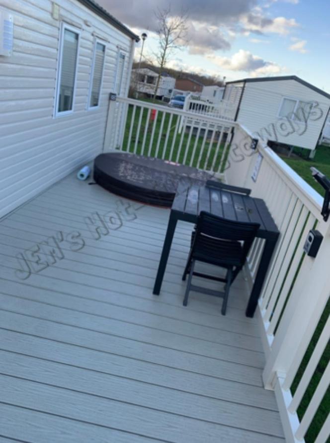 Jems Hot-Tub Getaways 8 Berth At Tattershall Lakes 外观 照片