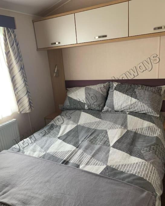 Jems Hot-Tub Getaways 8 Berth At Tattershall Lakes 外观 照片
