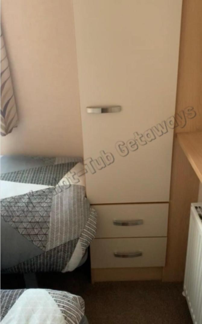 Jems Hot-Tub Getaways 8 Berth At Tattershall Lakes 外观 照片